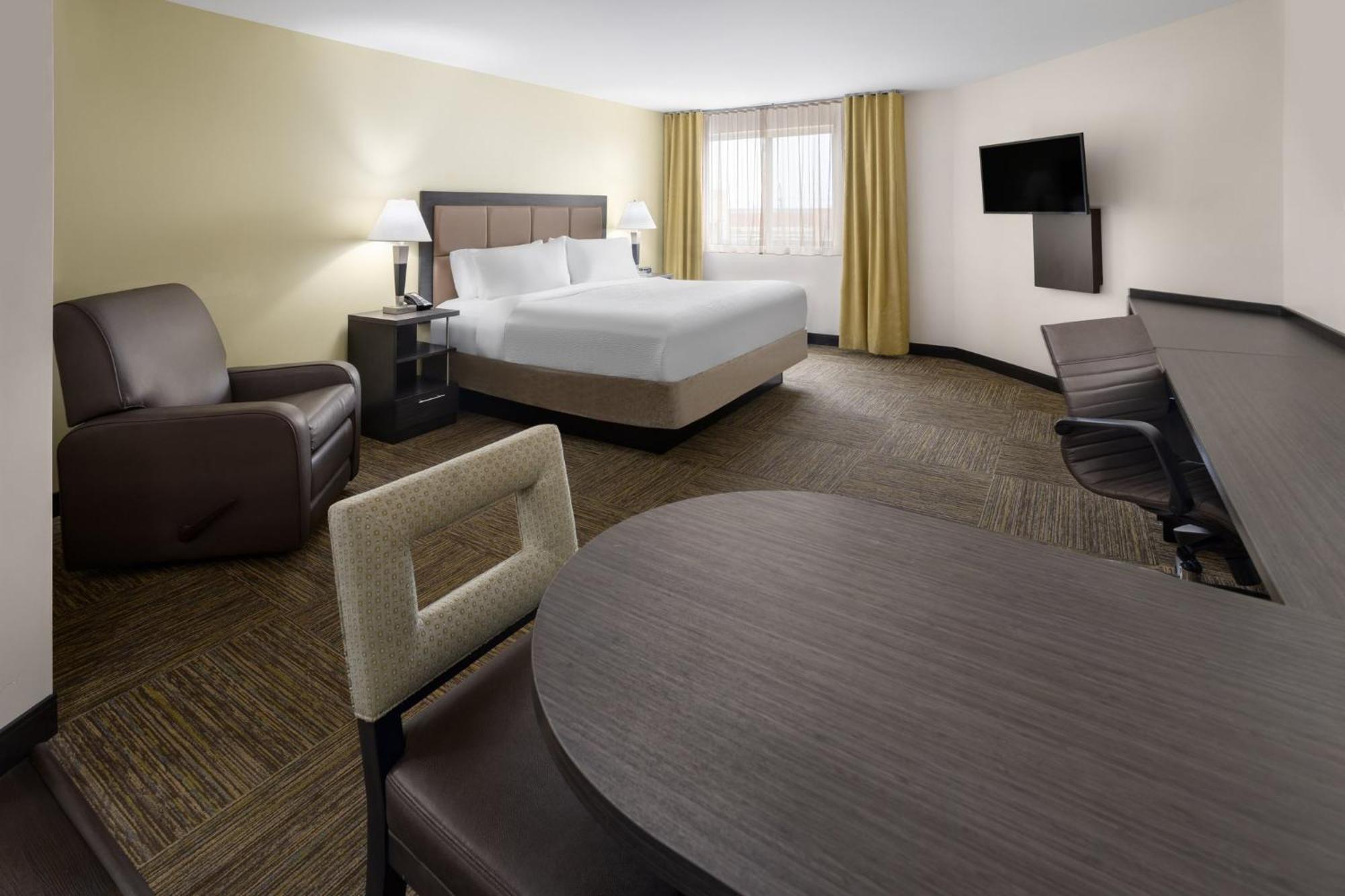 Candlewood Suites Philadelphia - Airport Area By Ihg Chester Bagian luar foto